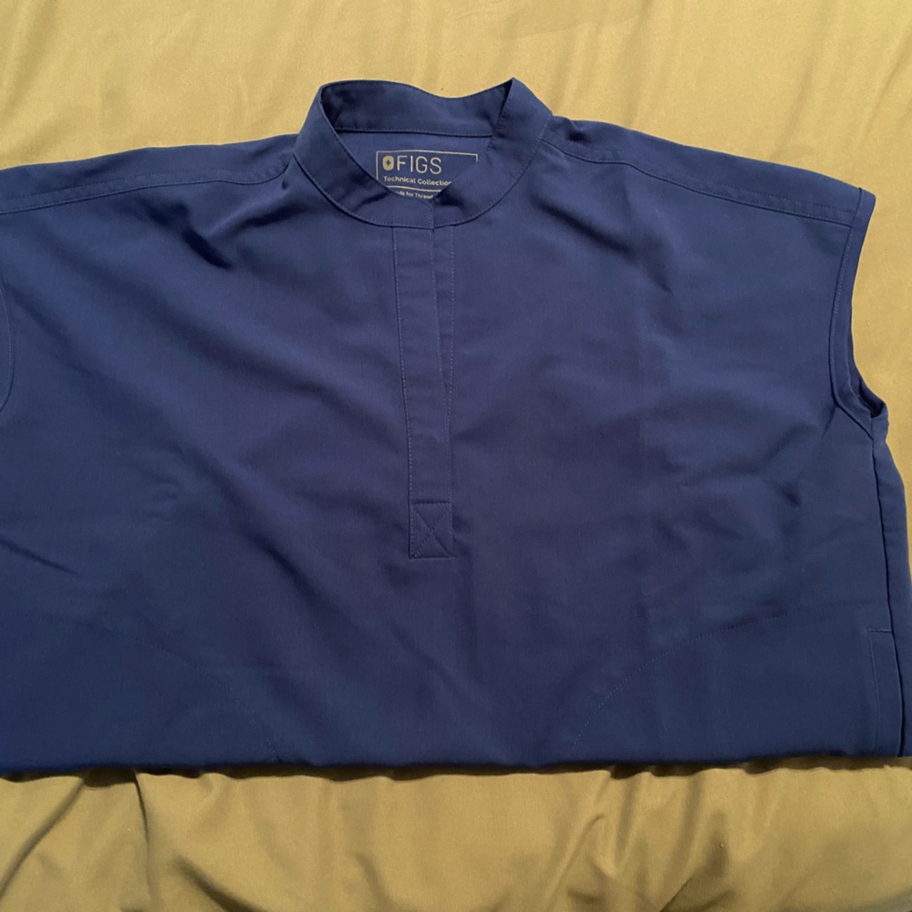 XS Rafaela figs electric blue scrub top, worn once